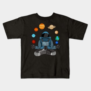 Astronaut Meditating, Yoga, Zen, Universe Kids T-Shirt